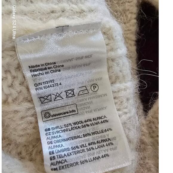 H&M Off-White Wool Alpaca mix V-Neck Sweater - Picture 4 of 5